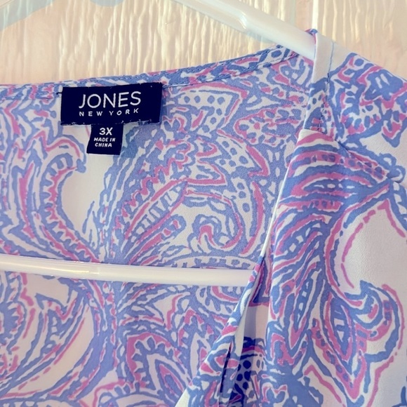 Jones New York Paisley split neck blouse - Picture 3 of 5